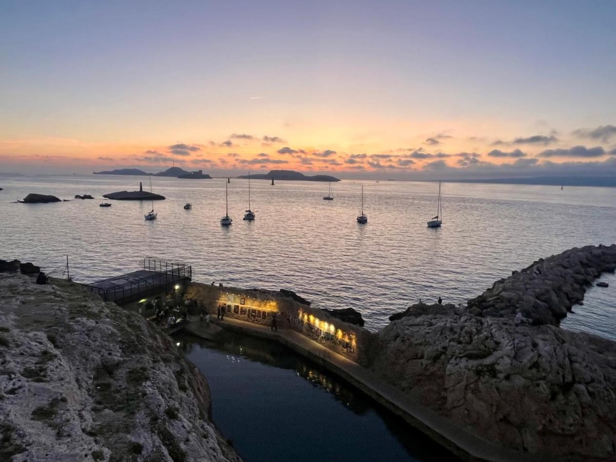 Appartement Sur La Corniche Kennedy Face A La Mer Marsella Exterior foto